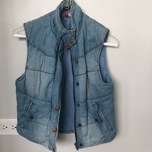 Puffer Chambray Vest ⛷